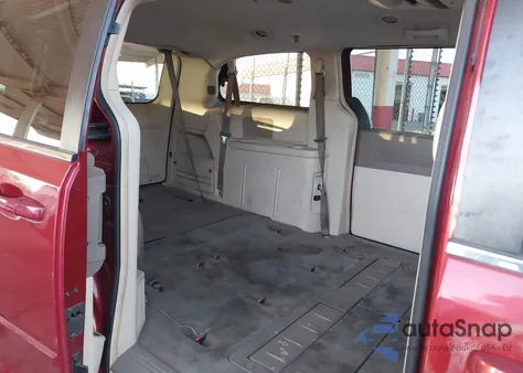 2010 Chrysler Town & Country Lx z USA, uszkodzony, nr VIN 2A4RR4DE8AR141989